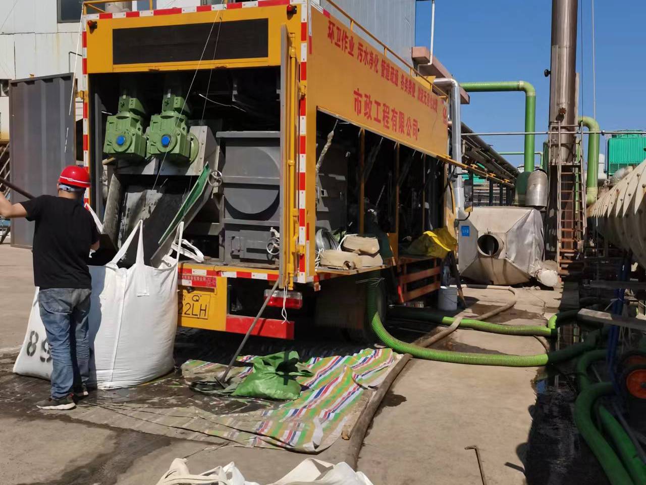 黟县淤泥压干处理