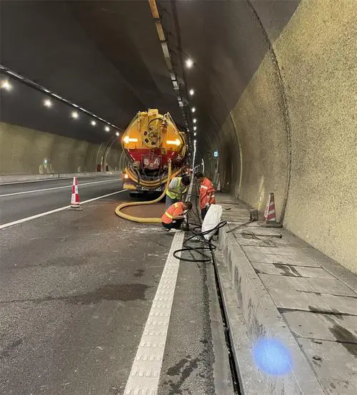 黟县隧道排水渠清淤